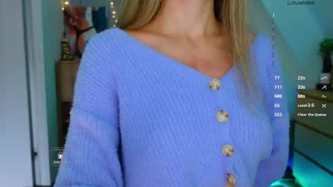 Snapshot of _sweetcams_ chatting on 07.19.26 Dasha online show from 07.19.26