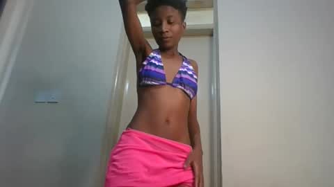 _sweetebony_r online show from 06.10.26