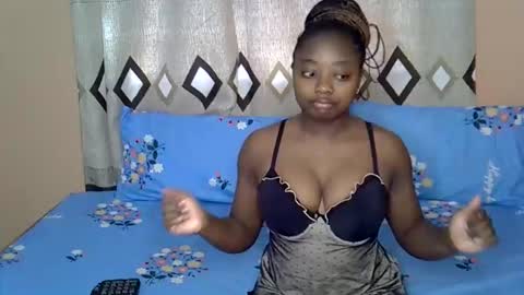 Snapshot of _sweetums chatting on 03.02.26 Rosy Steph online show from 03.02.26