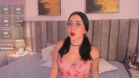 Snapshot of _tahiya_ chatting on 01.02.25 Tahiya online show from 01.02.25