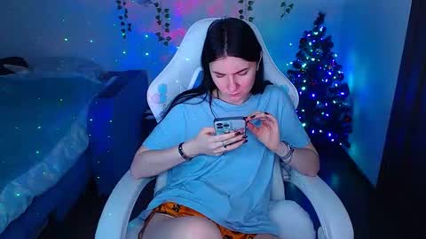 _thesamedaniellatrue_ online show from 12.15.25