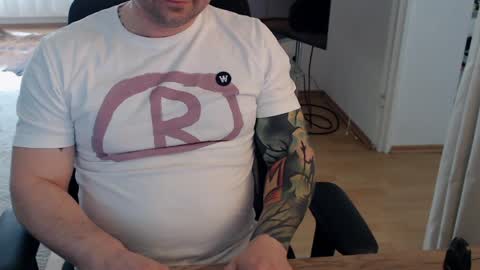 Snapshot of _trythis_ chatting on 04.06.26 _trythis_ online show from 04.06.26