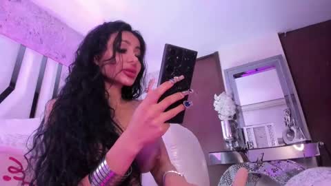 Snapshot of _valeria___ chatting on 03.01.25 valeria jade online show from 03.01.25