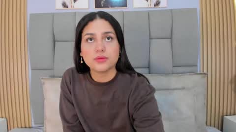 Snapshot of _valerycooper chatting on 05.21.26 _valerycooper online show from 05.21.26