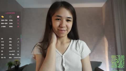 Snapshot of _vi_vi_ chatting on 05.16.26 Viola online show from 05.16.26