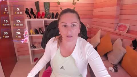 Snapshot of _victoria_collins chatting on 01.10.26 Sol online show from 01.10.26