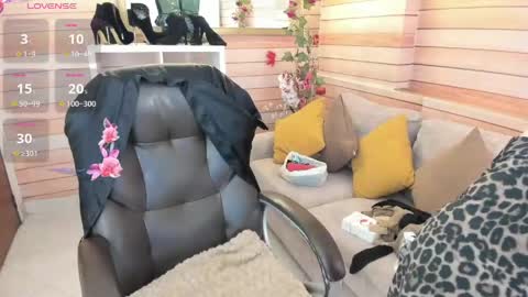 Snapshot of _victoria_collins chatting on 04.25.26 Sol online show from 04.25.26
