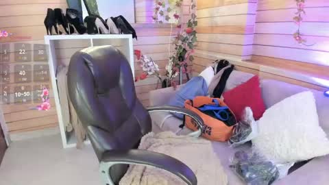 Snapshot of _victoria_collins chatting on 05.31.26 Sol online show from 05.31.26