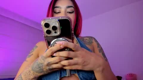 Snapshot of _viviana chatting on 10.12.25 INSTAGRAM pinzon viviana online show from 10.12.25