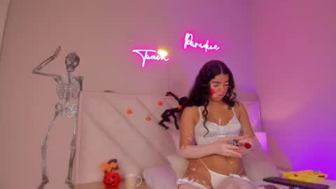 Snapshot of _wendy_x chatting on 11.01.25 _wendy_x online show from 11.01.25