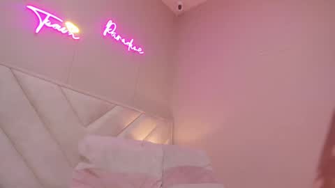 Snapshot of _wendy_x chatting on 11.19.25 _wendy_x online show from 11.19.25