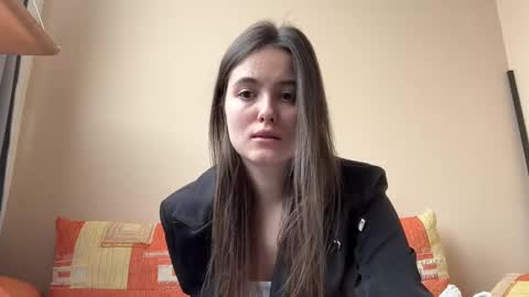 Snapshot of _whoareu_ chatting on 03.08.25 Kristina online show from 03.08.25