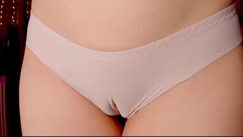 Snapshot of _witch__ chatting on 12.31.24 Enni online show from 12.31.24