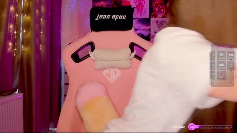 Snapshot of _witch__ chatting on 01.14.25 Enni online show from 01.14.25