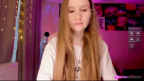 Snapshot of _witch__ chatting on 01.15.25 Enni online show from 01.15.25