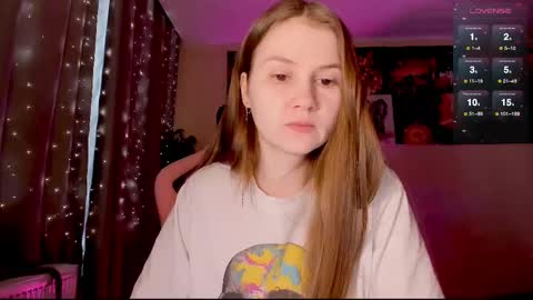 Snapshot of _witch__ chatting on 02.15.25 Enni online show from 02.15.25