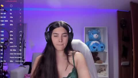 Snapshot of _wtdreamgirl chatting on 06.05.26 Luisa online show from 06.05.26