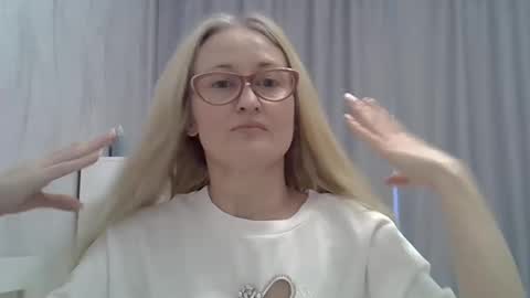 _xsharonx_ online show from 01.22.25