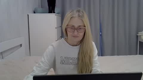 _xsharonx_ online show from 02.02.25