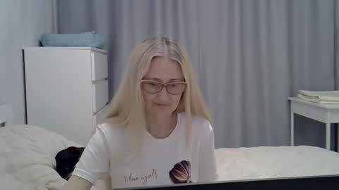 _xsharonx_ online show from 02.07.25