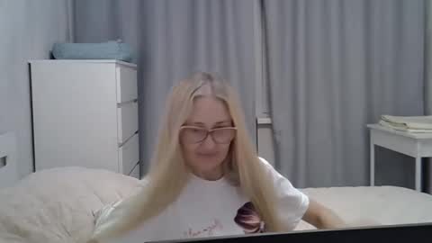 _xsharonx_ online show from 02.07.25