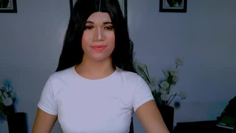 Snapshot of _xxlilly chatting on 04.29.26 _xxlilly online show from 04.29.26