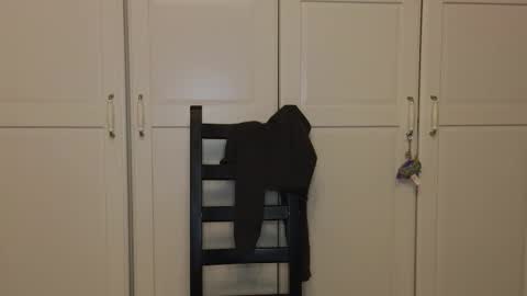 Niki online show from 10.31.25