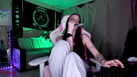 Roxy online show from 12.25.24