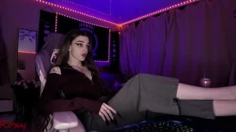 Snapshot of _yourwetdreams_ chatting on 04.20.26 Roxy online show from 04.20.26