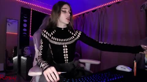 Snapshot of _yourwetdreams_ chatting on 04.23.26 Roxy online show from 04.23.26