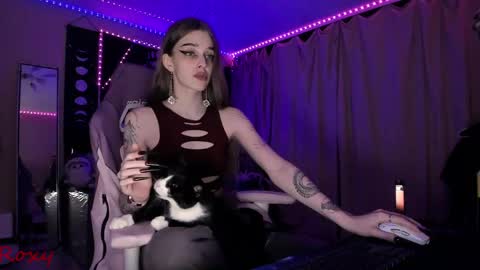 Snapshot of _yourwetdreams_ chatting on 04.29.26 Roxy online show from 04.29.26