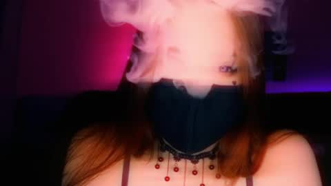 Snapshot of _yourwetdreams_ chatting on 05.12.26 Roxy online show from 05.12.26