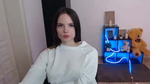 a_ariella_ online show from 11.11.25
