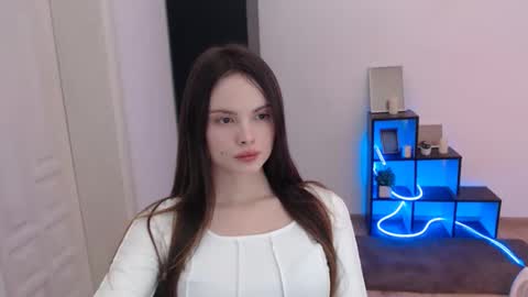 a_ariella_ online show from 12.05.25