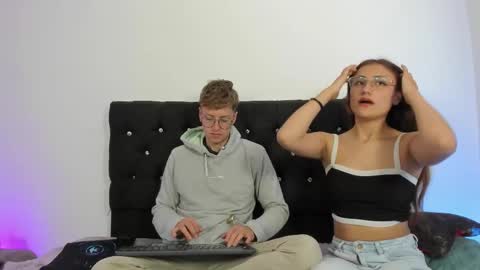 A Sexy Couple online show from 12.19.25