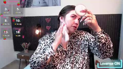 Snapshot of aabby_lee chatting on 09.18.25 Abby Lee online show from 09.18.25