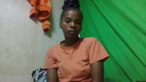 Snapshot of aadienne chatting on 05.10.26 aadienne online show from 05.10.26