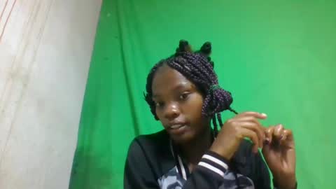 Snapshot of aadienne chatting on 05.12.26 aadienne online show from 05.12.26