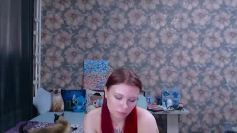 Snapshot of aalicebubble chatting on 05.06.26 Alice online show from 05.06.26