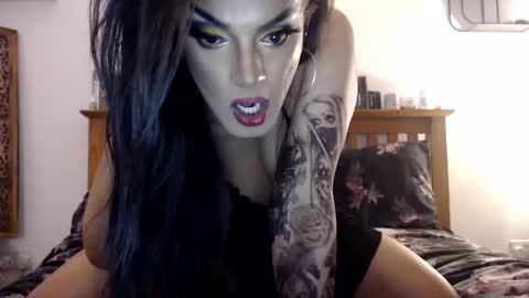 Snapshot of aaliyahkhants chatting on 02.12.25 TransPrincess online show from 02.12.25