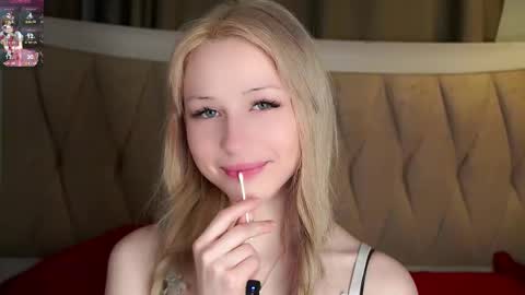 Snapshot of aameow chatting on 12.05.25 Amy online show from 12.05.25