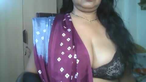 Snapshot of aaradhya_sexy_88 chatting on 01.15.25 aaradhya_sexy_88 online show from 01.15.25