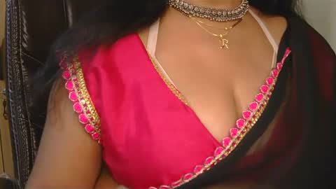 Snapshot of aaradhya_sexy_88 chatting on 02.14.25 aaradhya_sexy_88 online show from 02.14.25