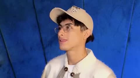 Aaron Ezequiel online show from 10.26.25