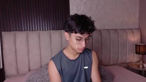 Aaron Ezequiel online show from 01.06.26