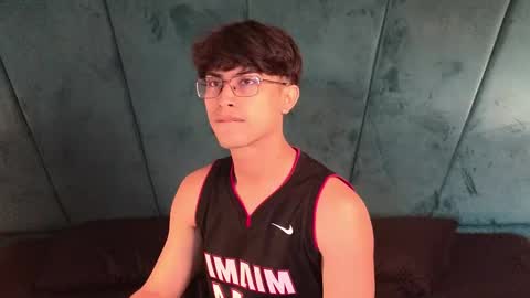 Aaron Ezequiel online show from 04.11.26