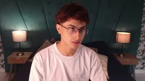 Snapshot of aaron_eze chatting on 06.25.26 Aaron Ezequiel online show from 06.25.26