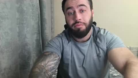 Snapshot of aaron_royal chatting on 05.10.26 Davin tayl online show from 05.10.26