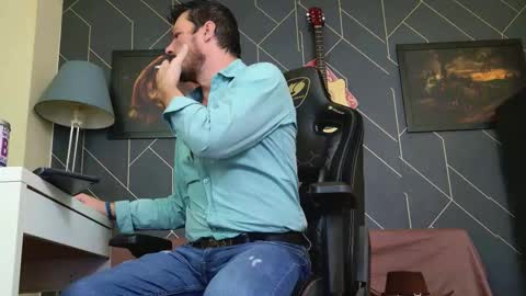 Aaron online show from 12.03.25