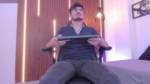 aaronfuentes7 online show from 09.27.25